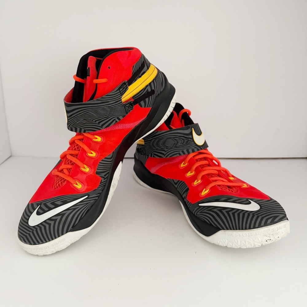 LeBron James Soldier-8 Nike Zoom SIZE 11 US